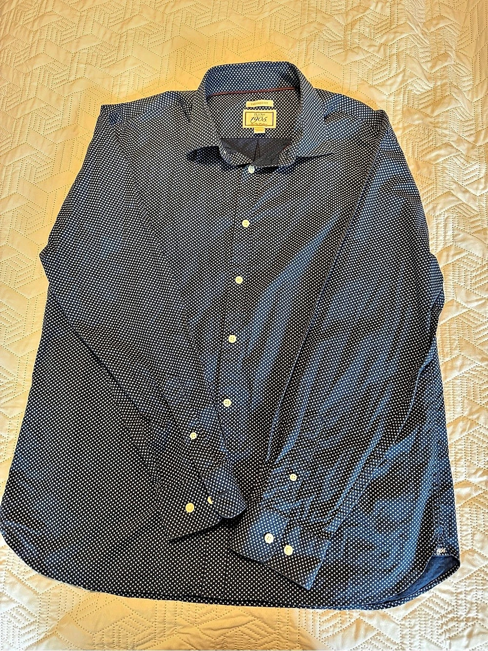 Jos. A bank Geometric Button Down Blue & white XL Like New